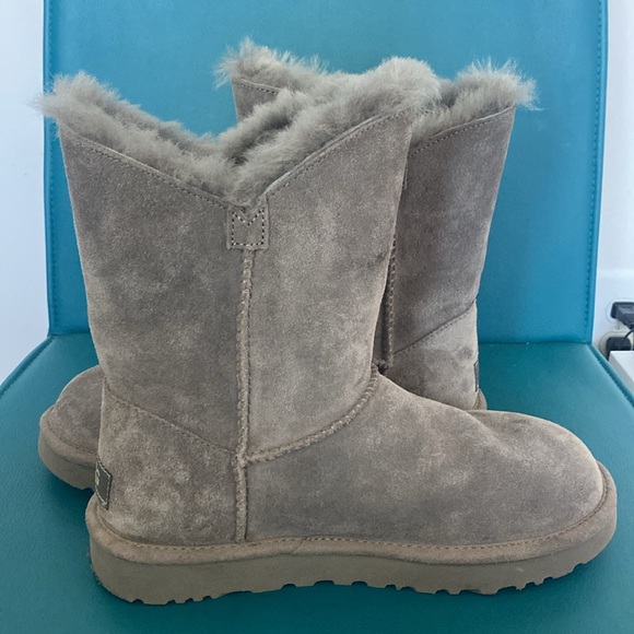 UGG Charcoal Constantine Ribbon-Accent Boot - Picture 7 of 9